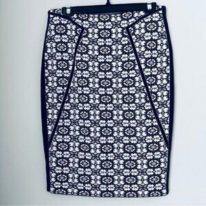 D Exterior Stretch Patterned Skirt